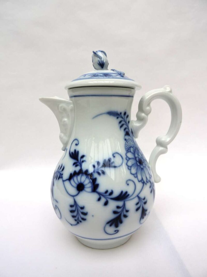 Meissen (Carl Teichert) Coffee Pot In Blue Onion Pattern