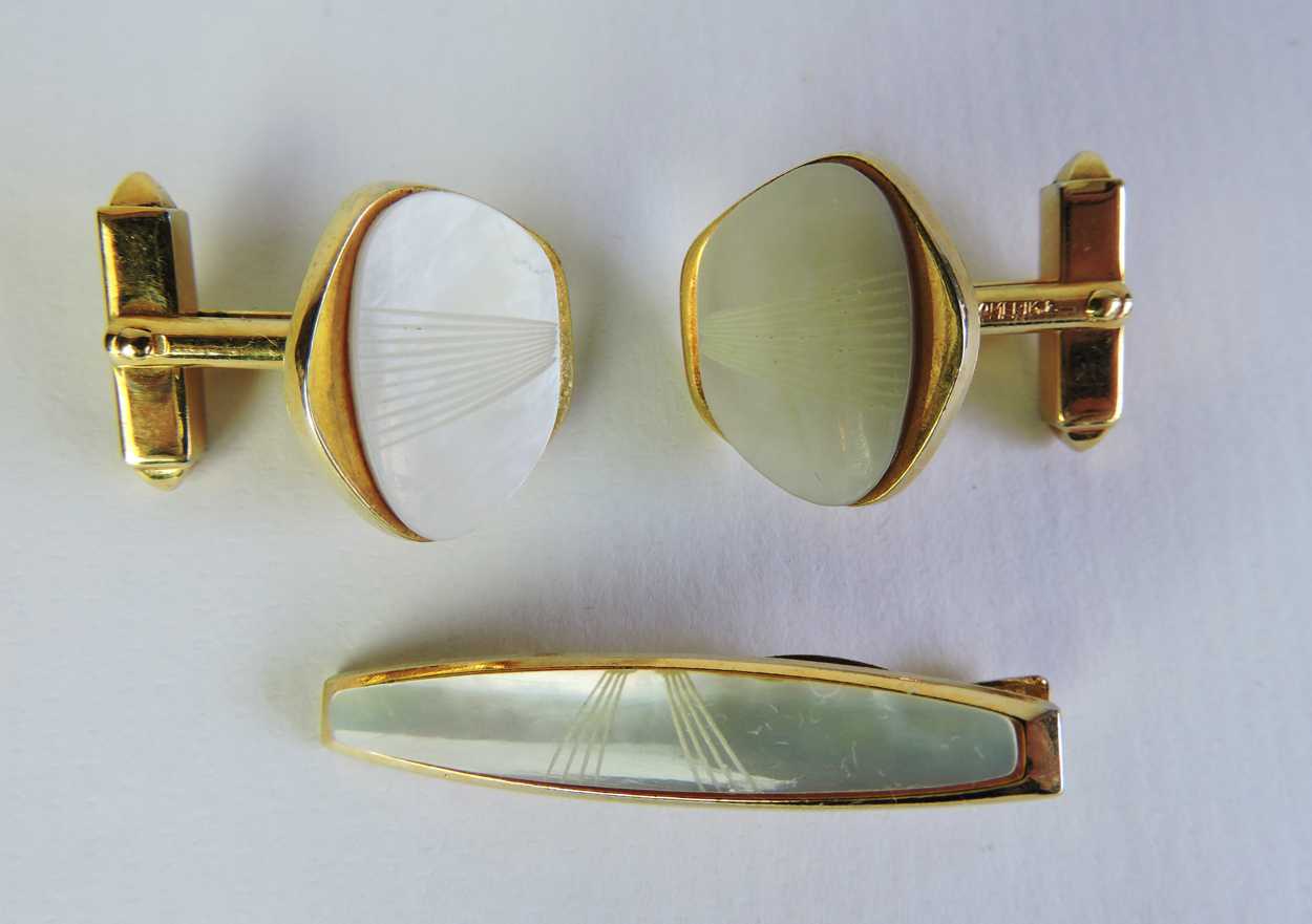 Mother of Pearl - Vintage Cufflinks and Tie Tack Set -