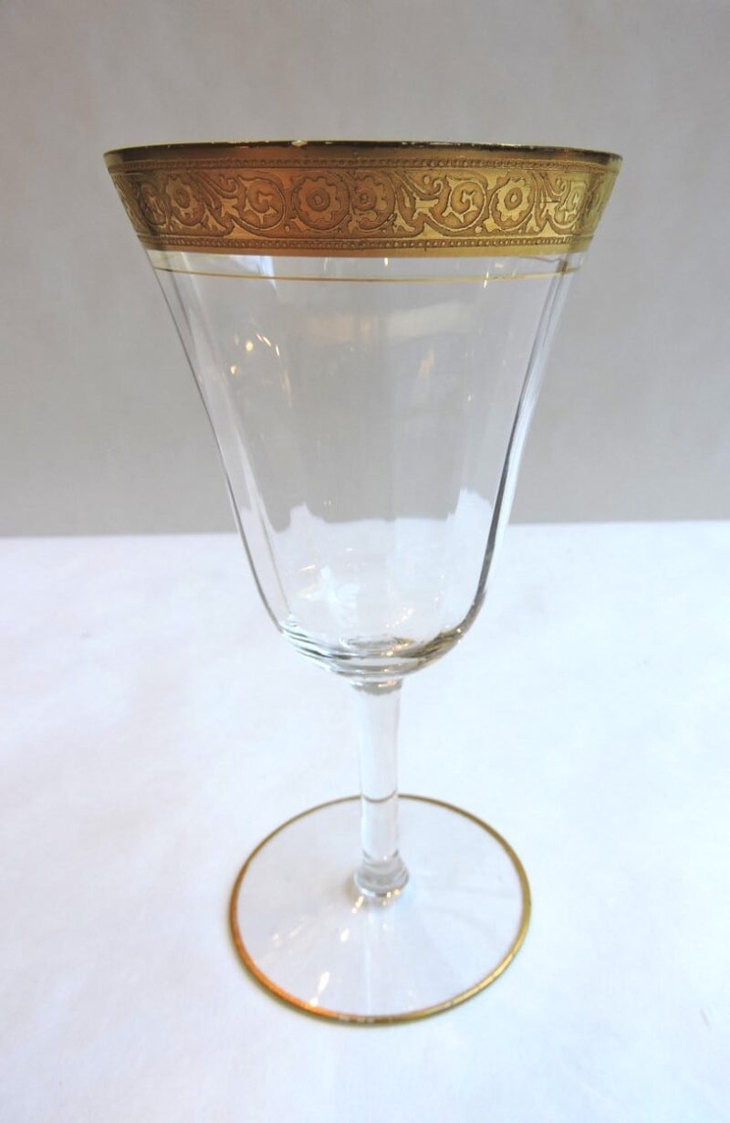 artglass - goldrimwineglasses-00.jpg