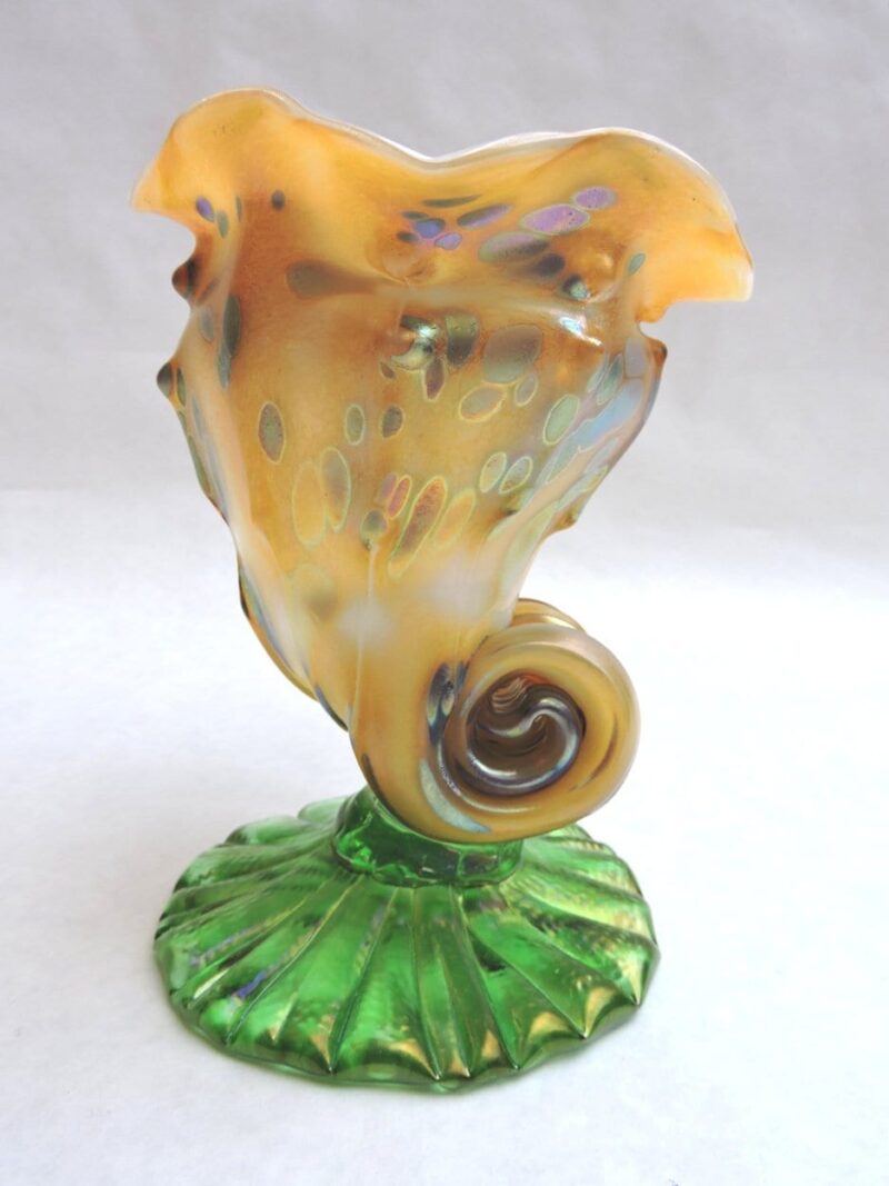 artglass - kralikshellvase-03.jpg