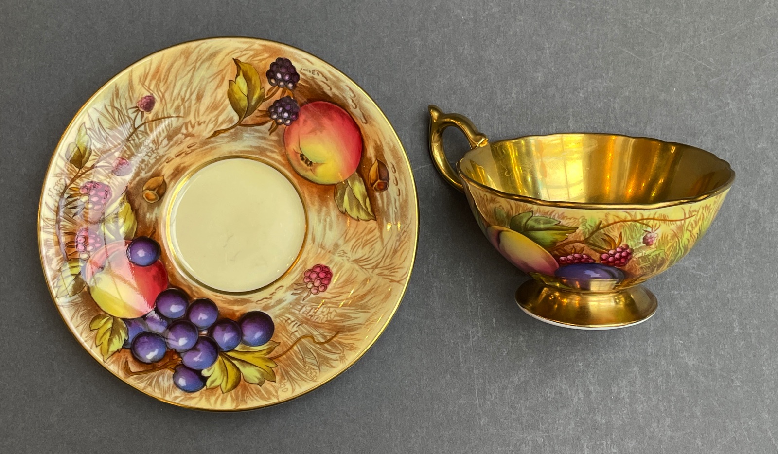 Aynsley Gold Interior and Exterior Orchard Fruit - Cup & Saucer 
