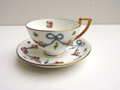 china - bluebowcupsaucer-00.jpg