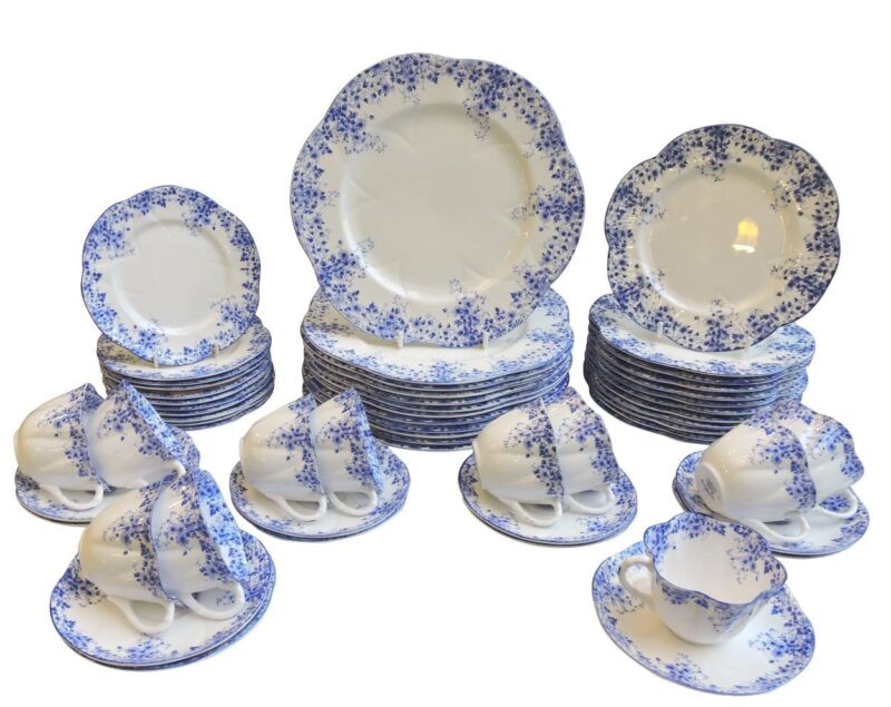 china - daintybluedinnerset-00.jpg