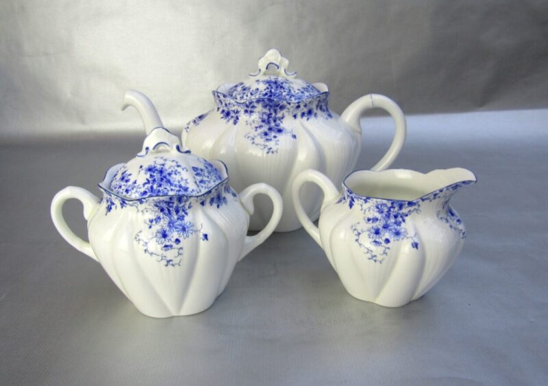 daintyblueteaset-01
