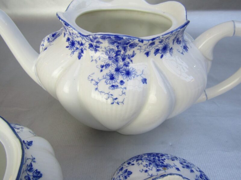 daintyblueteaset-06