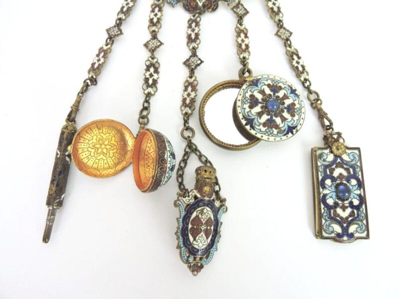 frenchenamelledchatelaine-003-1000x750