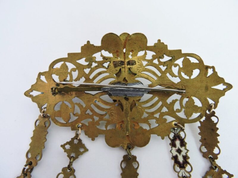 frenchenamelledchatelaine-004