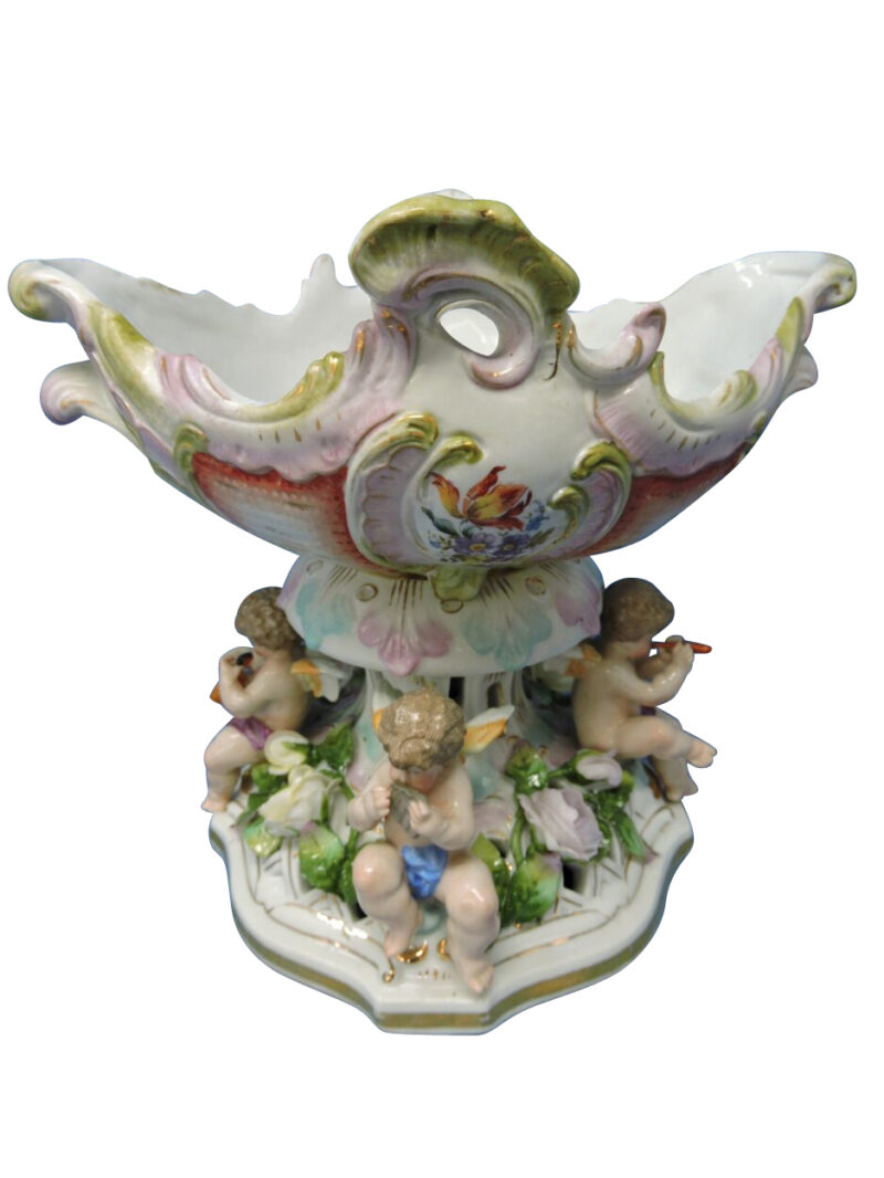 germanporcelaincherubscentrepiece-02-scaled