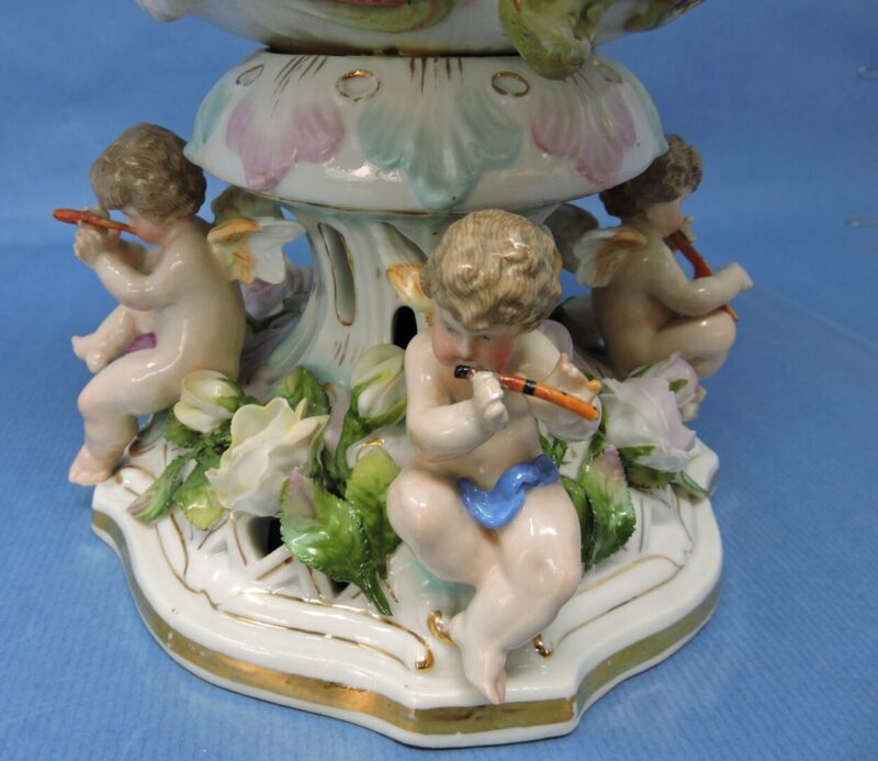 germanporcelaincherubscentrepiece-07