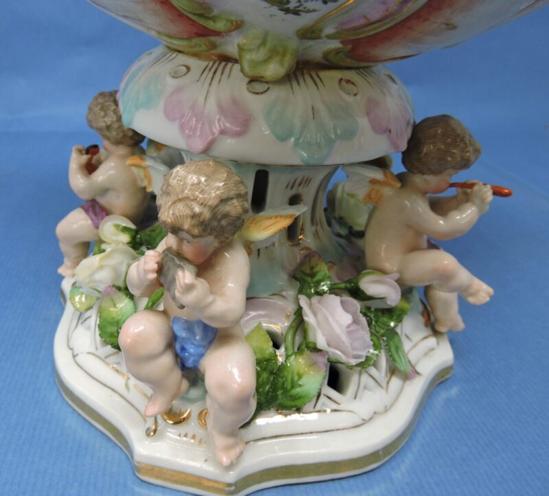 germanporcelaincherubscentrepiece-08