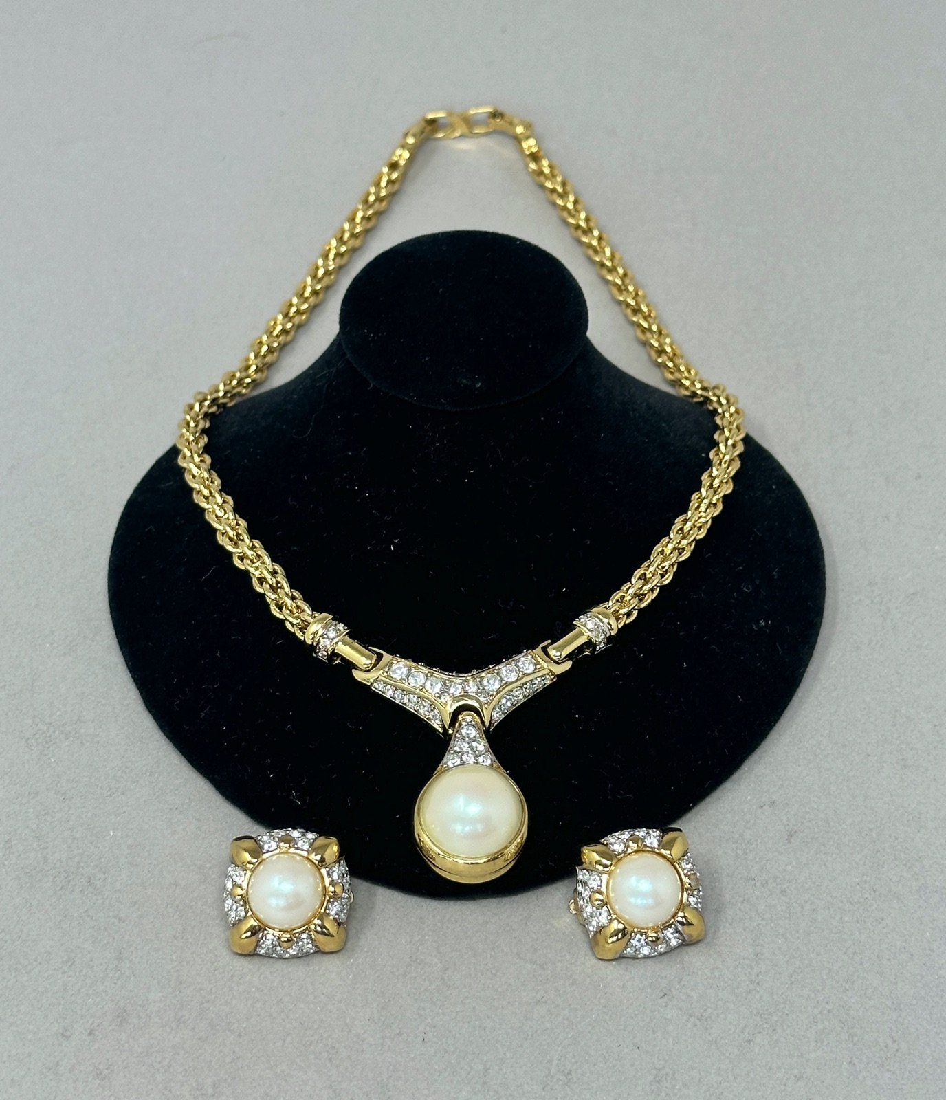 Necklace and Earrings Set Signed Nina Ricci