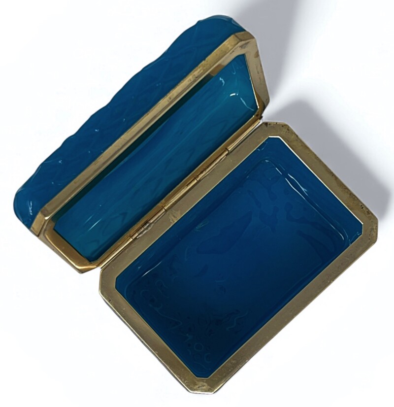 opalineboxPhotoroom_20251217_133946