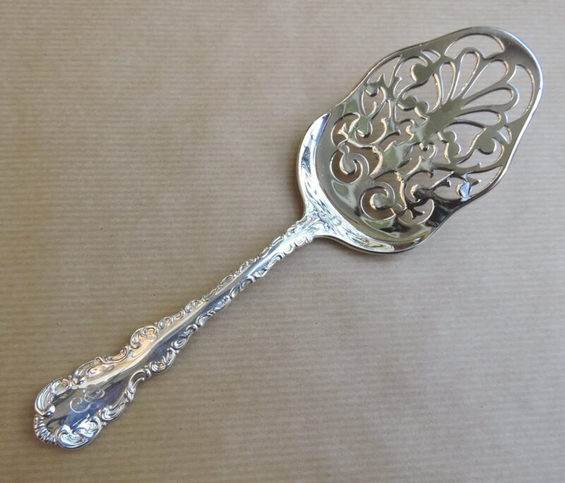 servingpieces - birkslouistomatoserver-00.jpg