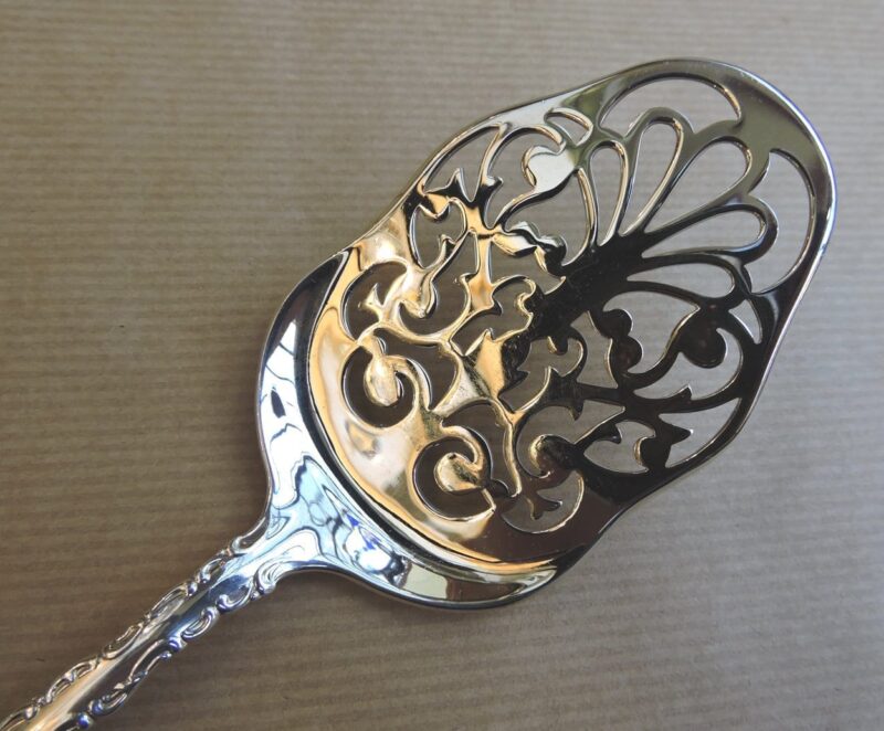 servingpieces - birkslouistomatoserver-01.jpg