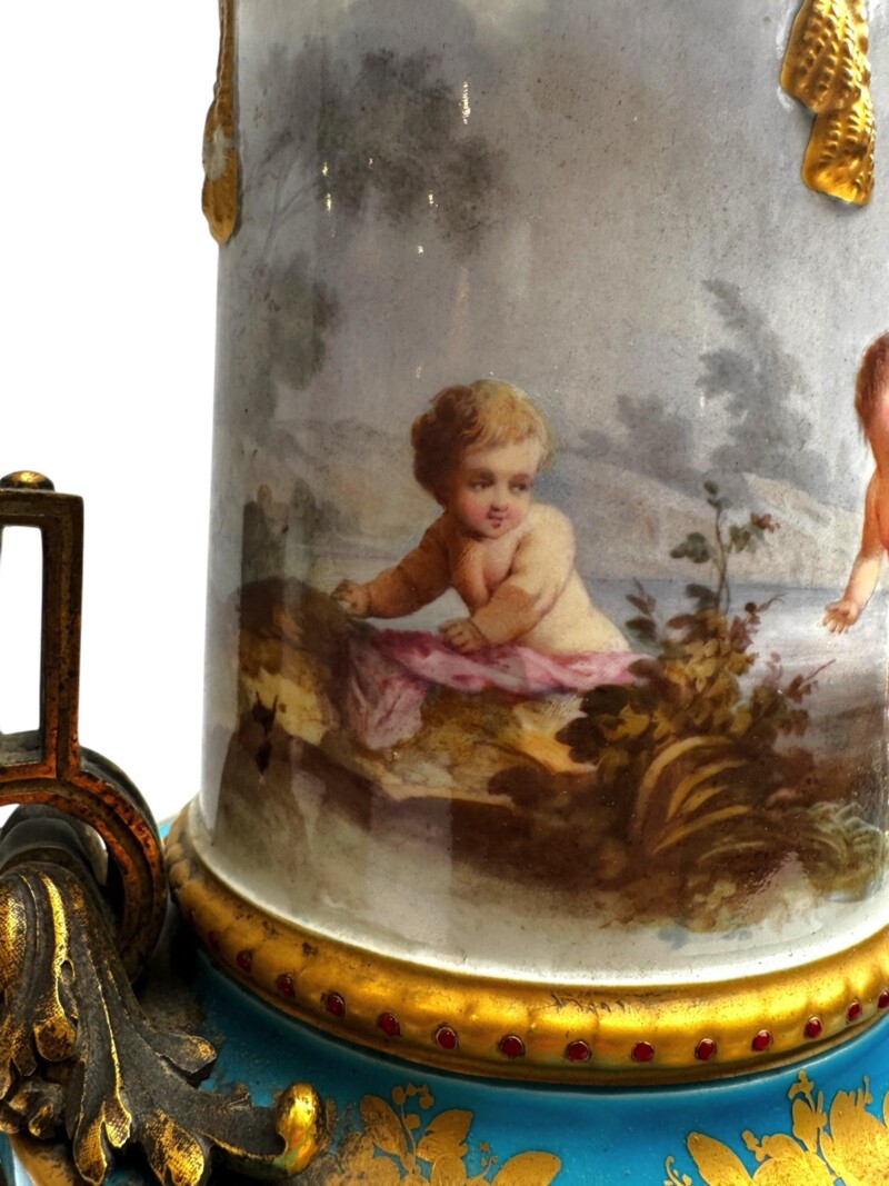 sevresbluepairvases-007