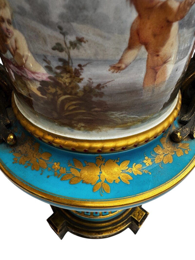 sevresbluepairvases-012