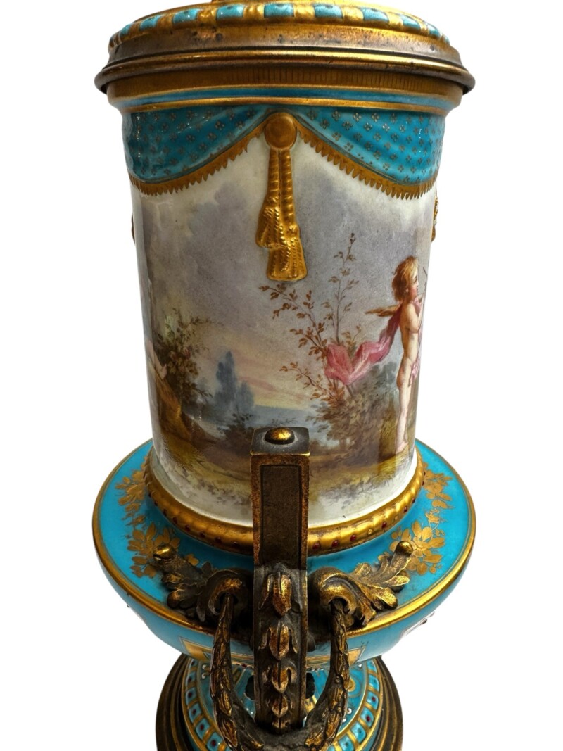 sevresbluepairvases-013