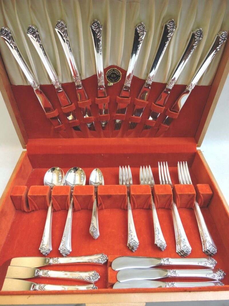 silverflatware - damaskroselunchset8-01.jpg