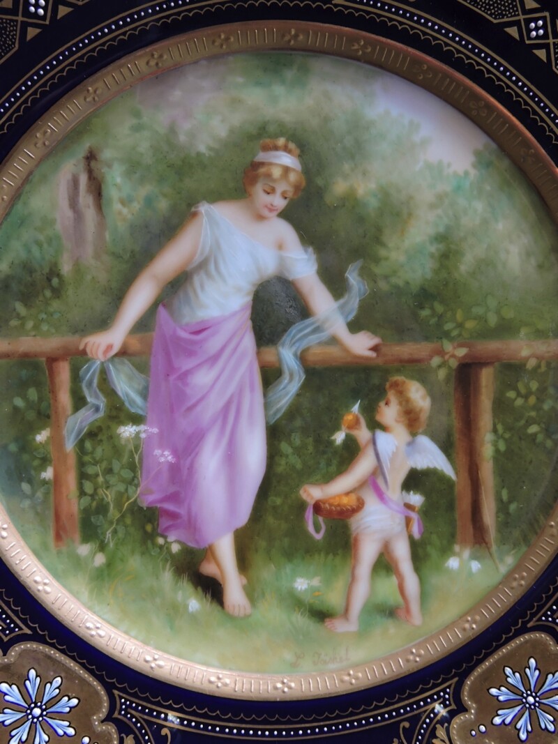 close up Hutschenreuther royal Vienna plate Woman & cupid